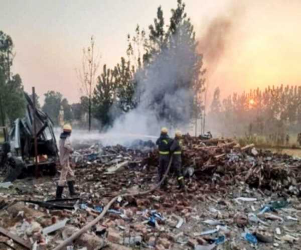 यूपी के सहारनपुर में पटाखा फैक्ट्री में विस्फोट, नाबालिग समेत चार की मौत